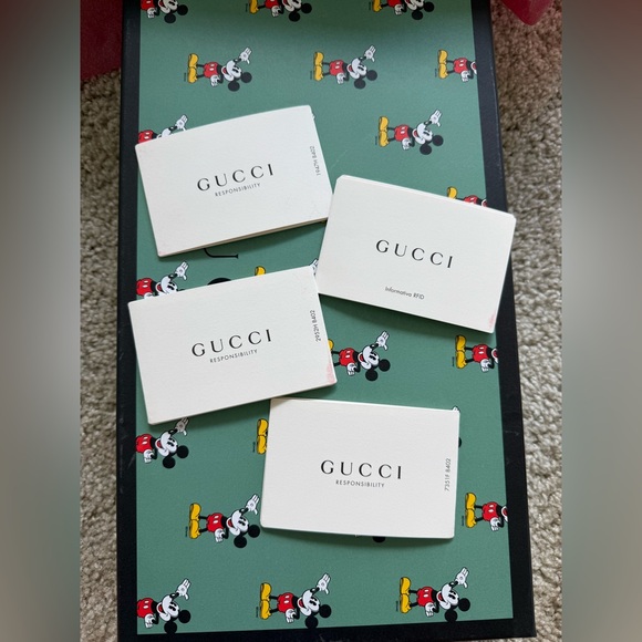 Disney x Gucci Mickey Mouse Sneakers - Picture 4 of 16